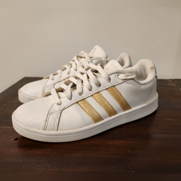 Addidas Neo White Leather and Gold Stripes with Cloud Foam Memory Sole - Picture 1 of 10